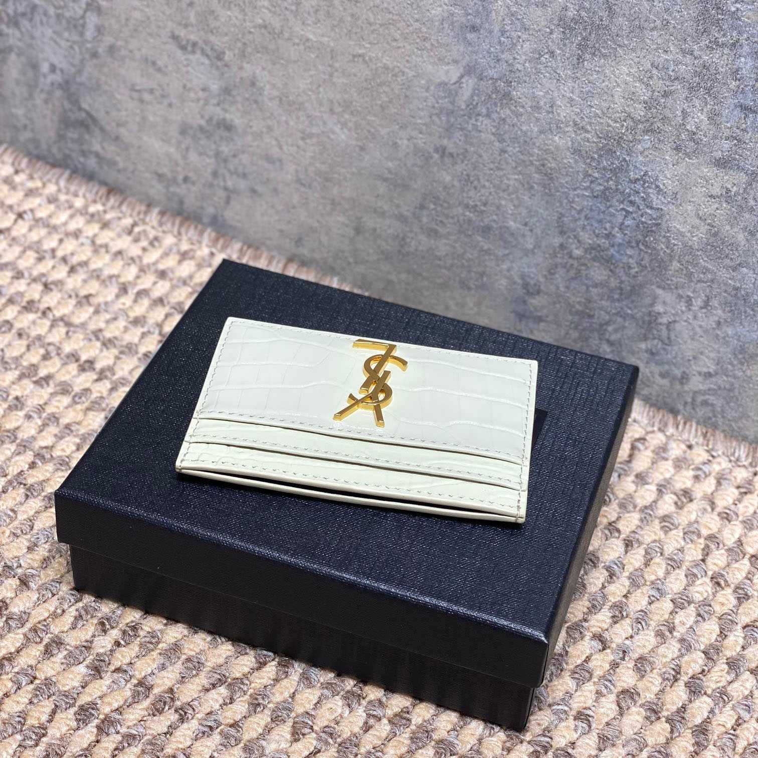 Saint Laurent Cassandre Card Case In Crocodile-Embossed Shiny Leather - DesignerGu