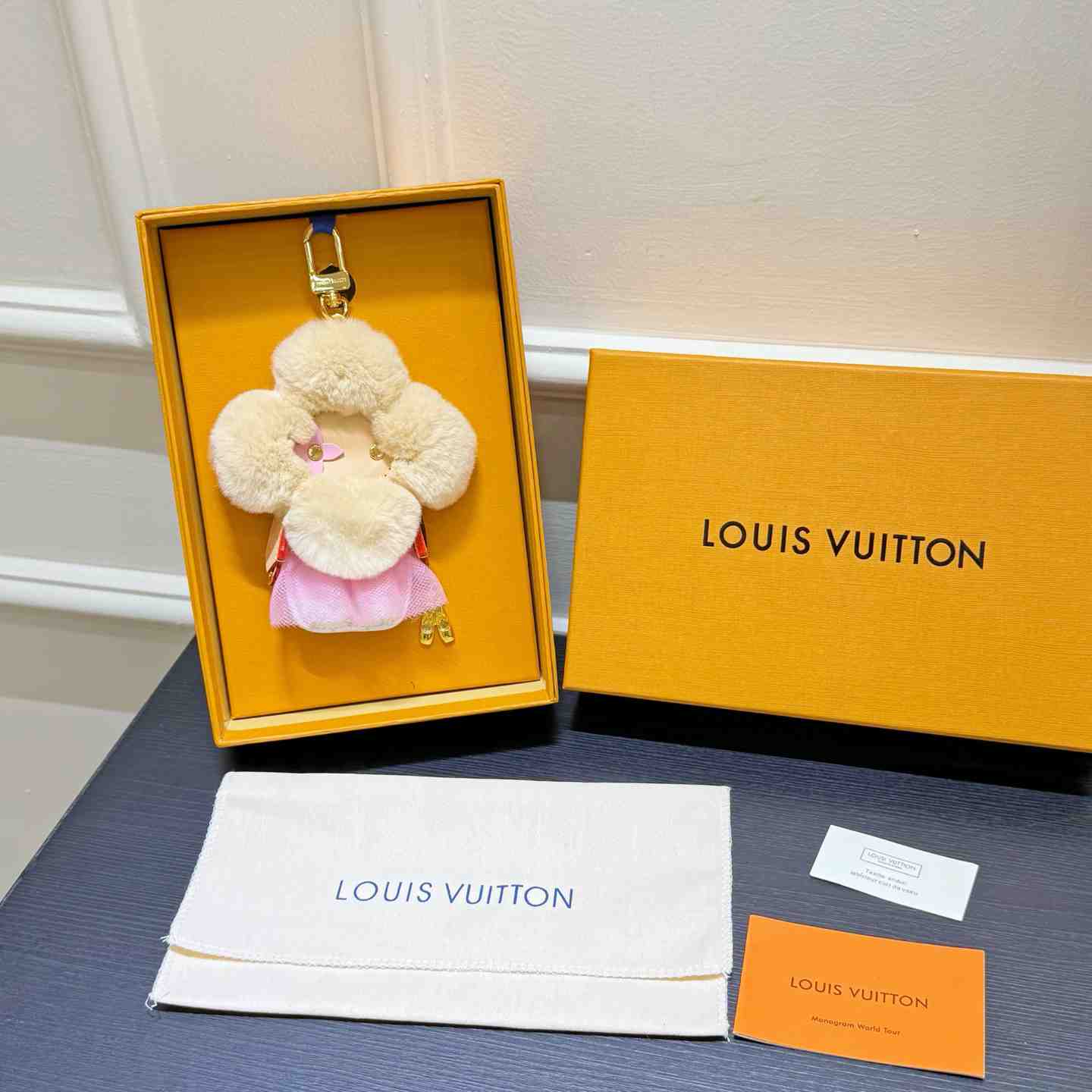 Louis Vuitton Vivienne Fashionista Ballerina Bag Charm M03990 - DesignerGu