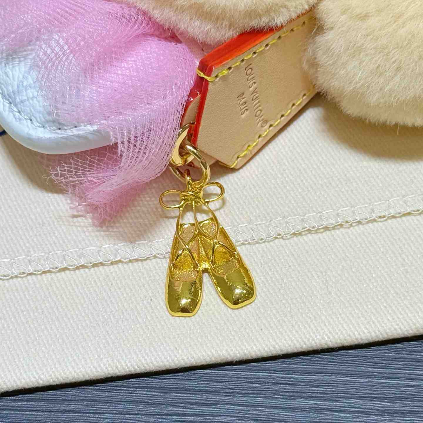 Louis Vuitton Vivienne Fashionista Ballerina Bag Charm M03990 - DesignerGu
