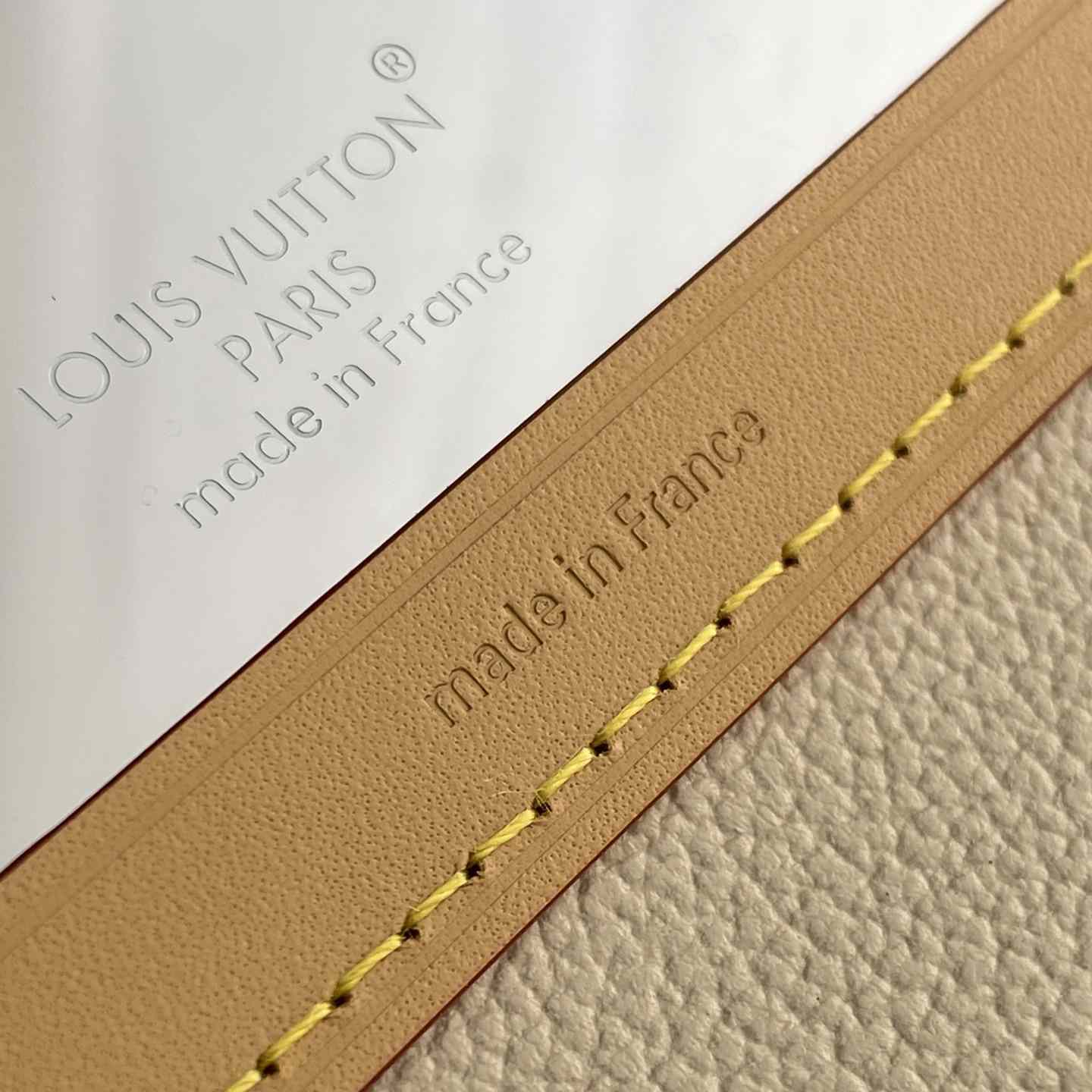 Louis Vuitton Lip & Eye Brush Set Dune LBC012 - DesignerGu