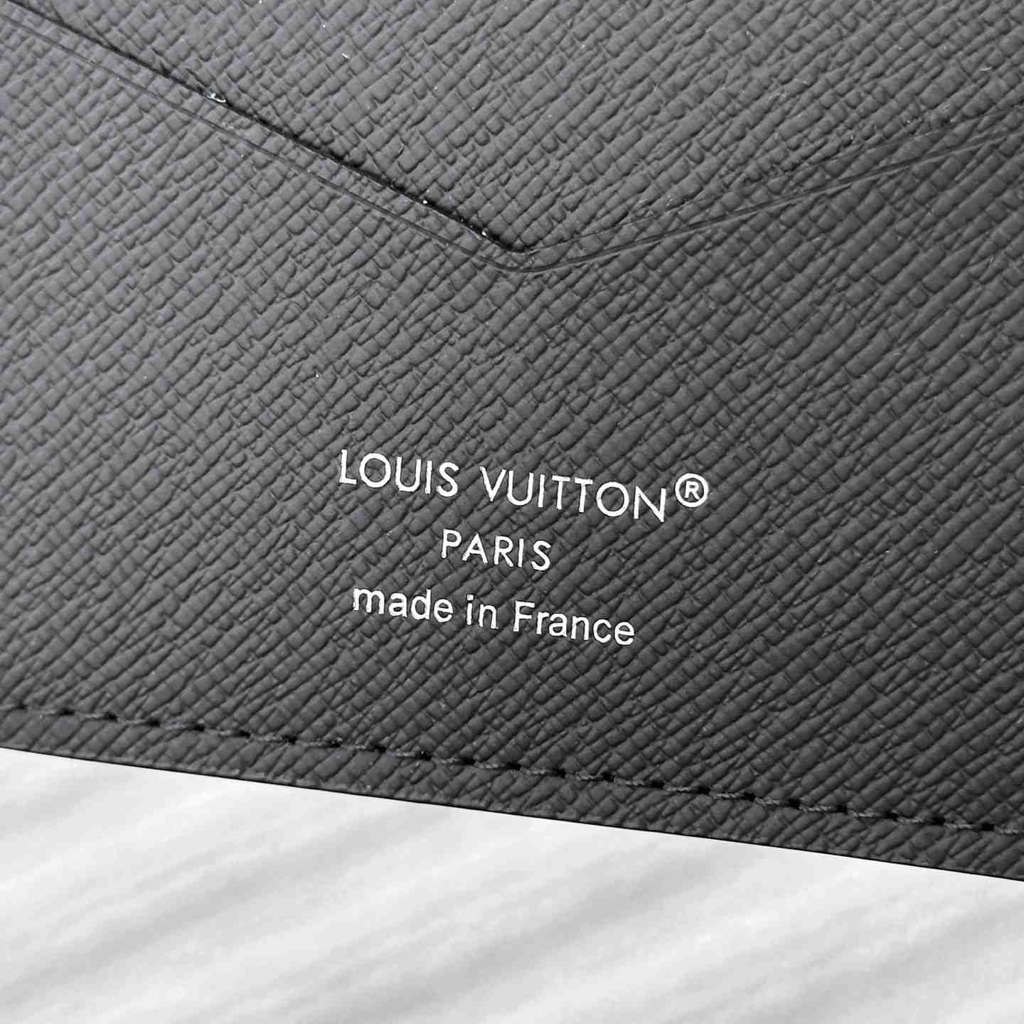 Louis Vuitton Passport Cover M2B222 - DesignerGu
