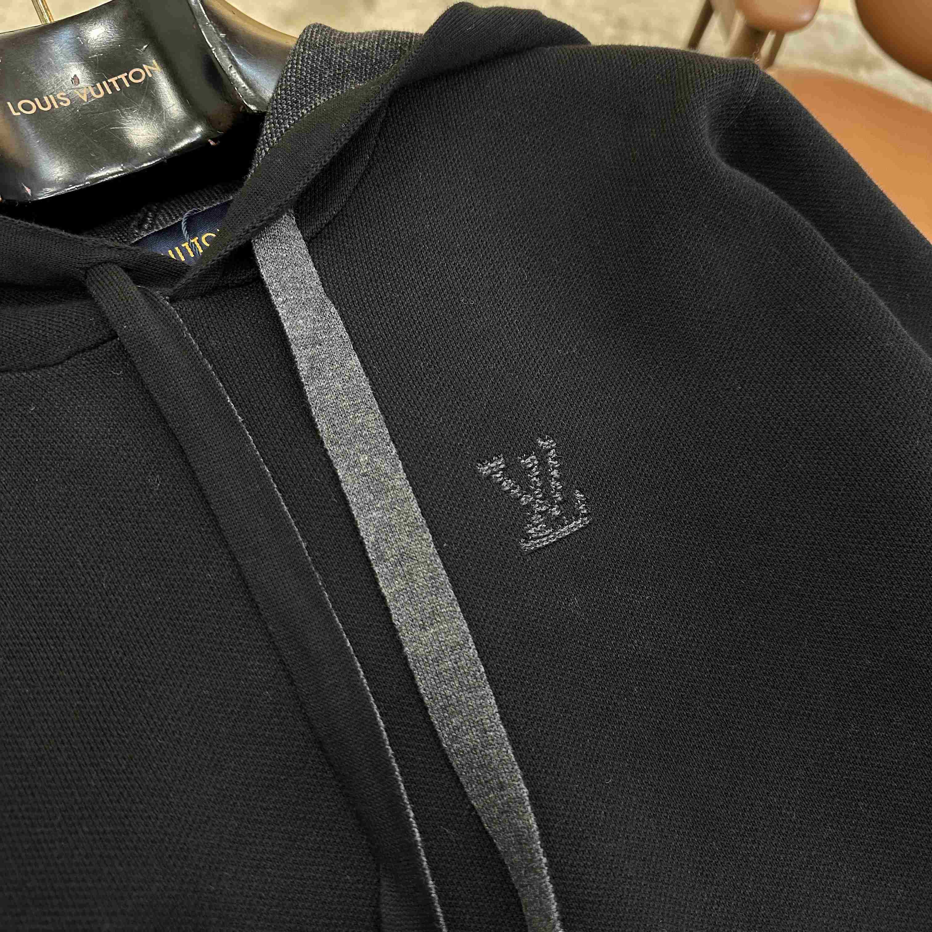 Louis Vuitton Gradient Signature Jacquard Hoodie 1AKRMX - DesignerGu