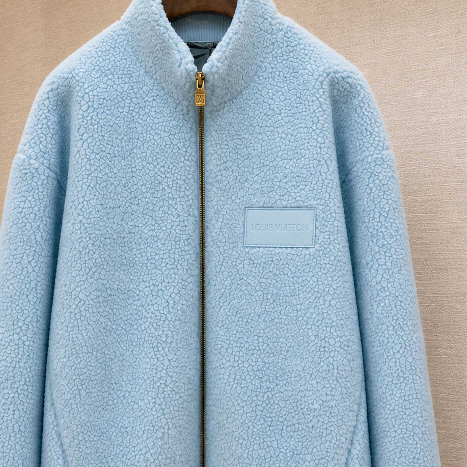 Louis Vuitton Signature Patch Fleece Blouson 1AKLL3 - DesignerGu