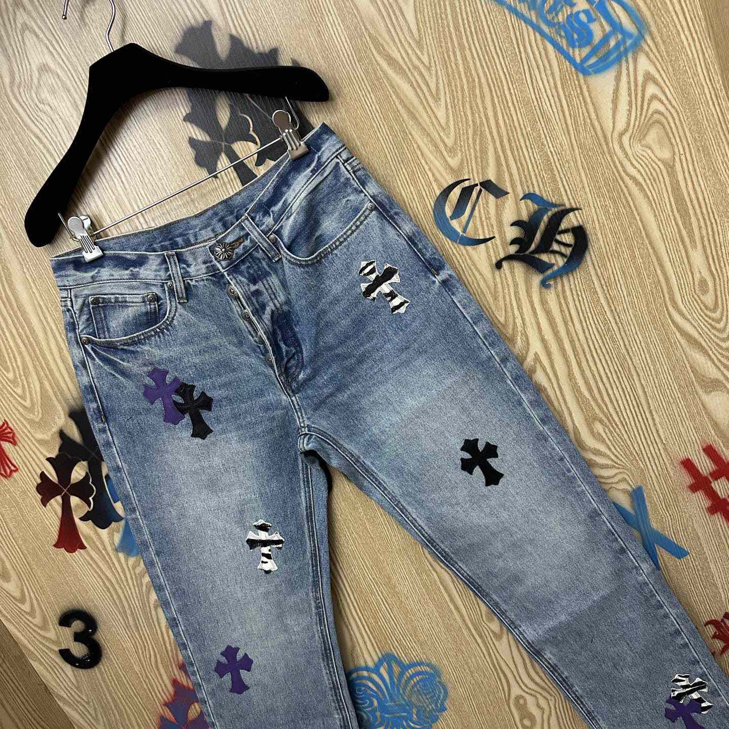 Chrome Hearts  Jeans  - DesignerGu