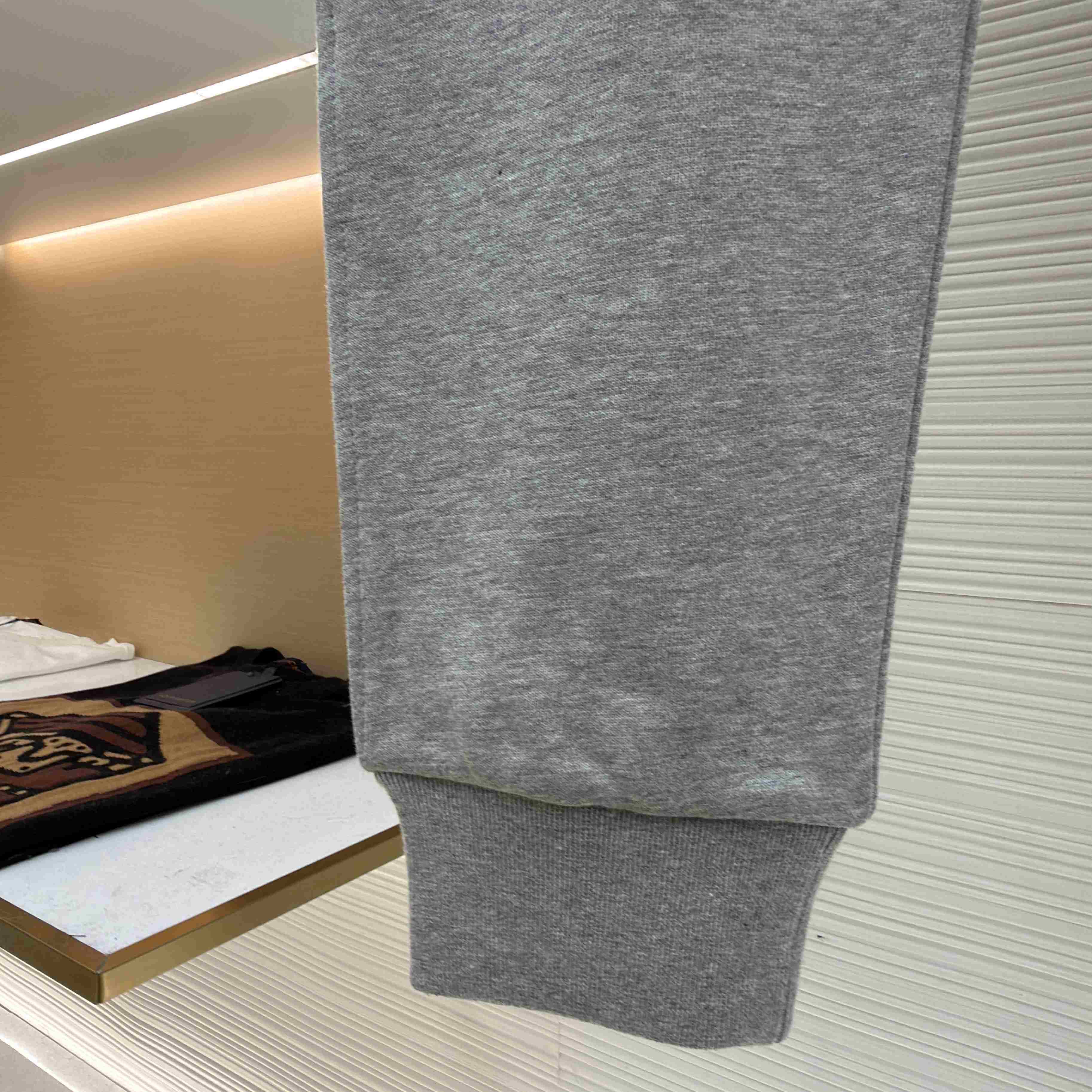 Thom Browne Classic Loopback 4-Bar Sweatpants - DesignerGu