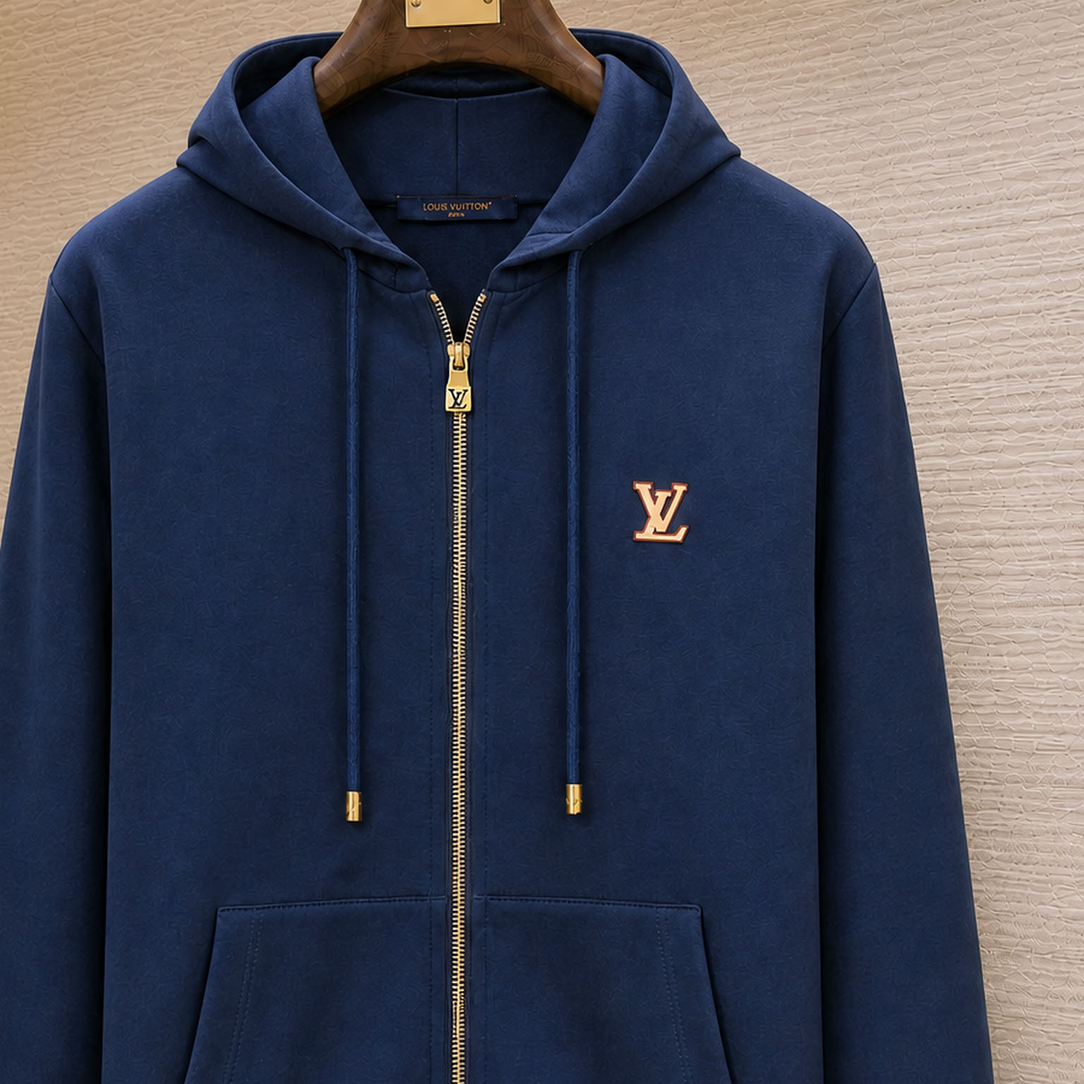 Louis Vuitton LV Signature Zipped Hoodie 1AK7KF - DesignerGu