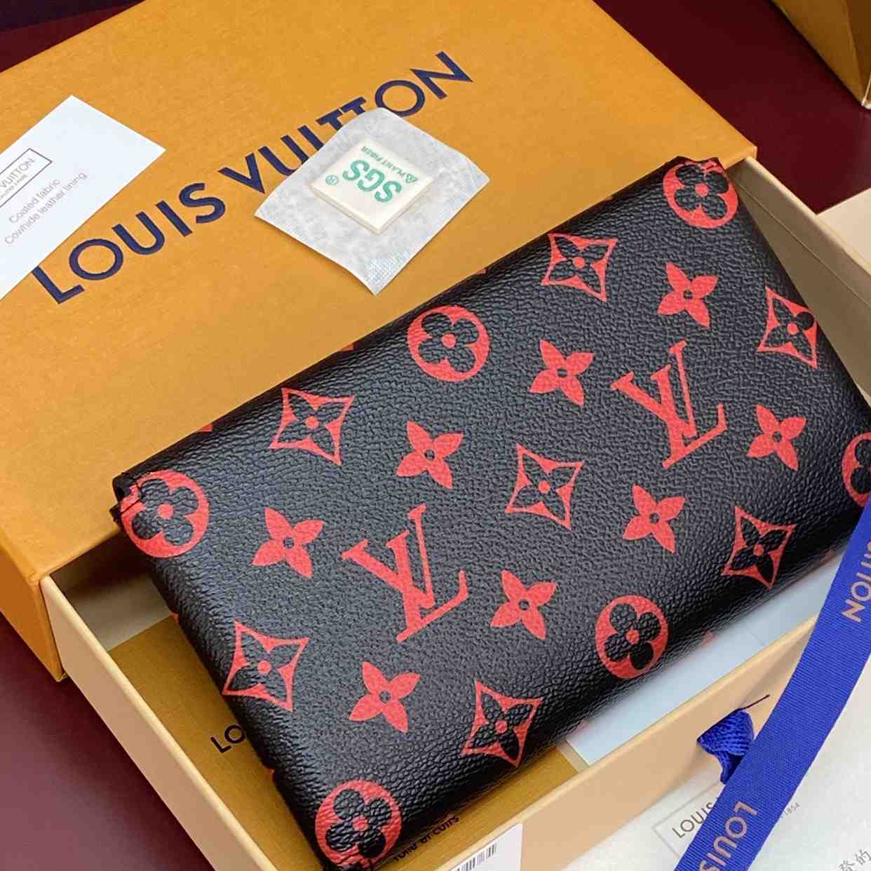Louis Vuitton Lip & Eye Brush Set Infrarouge LBC011 - DesignerGu
