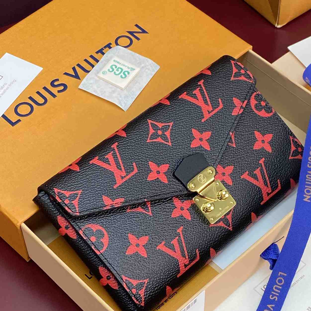 Louis Vuitton Lip & Eye Brush Set Infrarouge LBC011 - DesignerGu