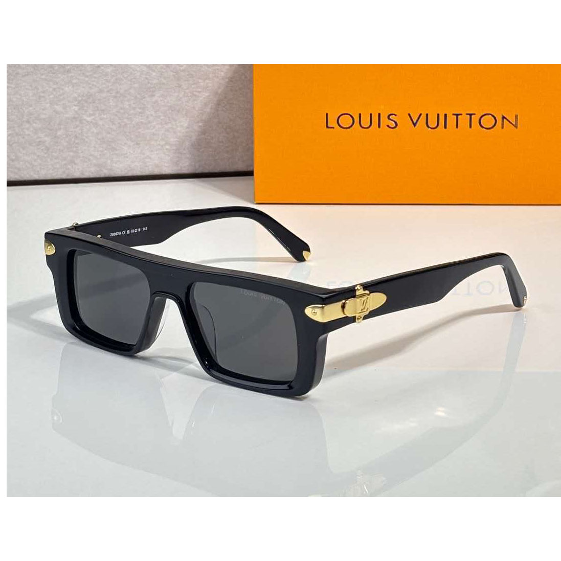 Louis Vuitton LV Lock Square Sunglasses Z3526W - DesignerGu