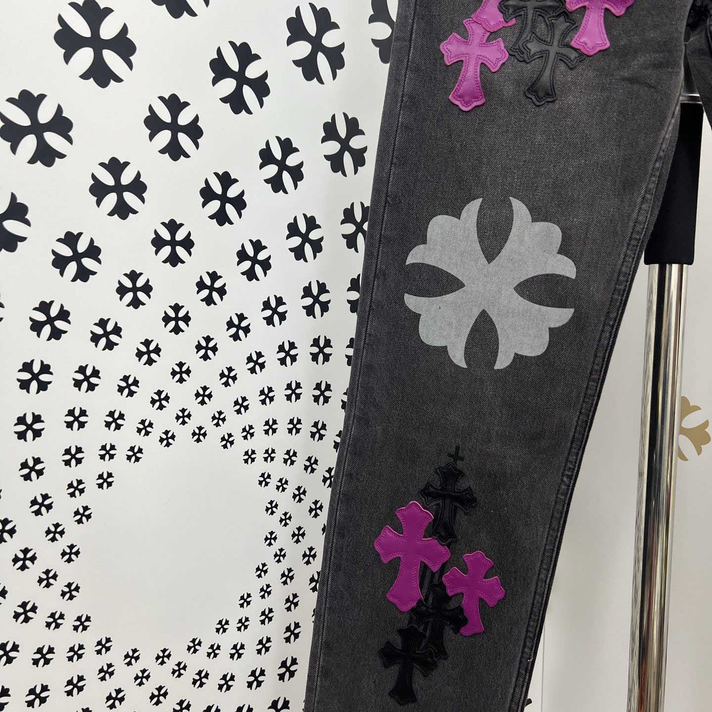 Chrome Hearts  Jeans  - DesignerGu