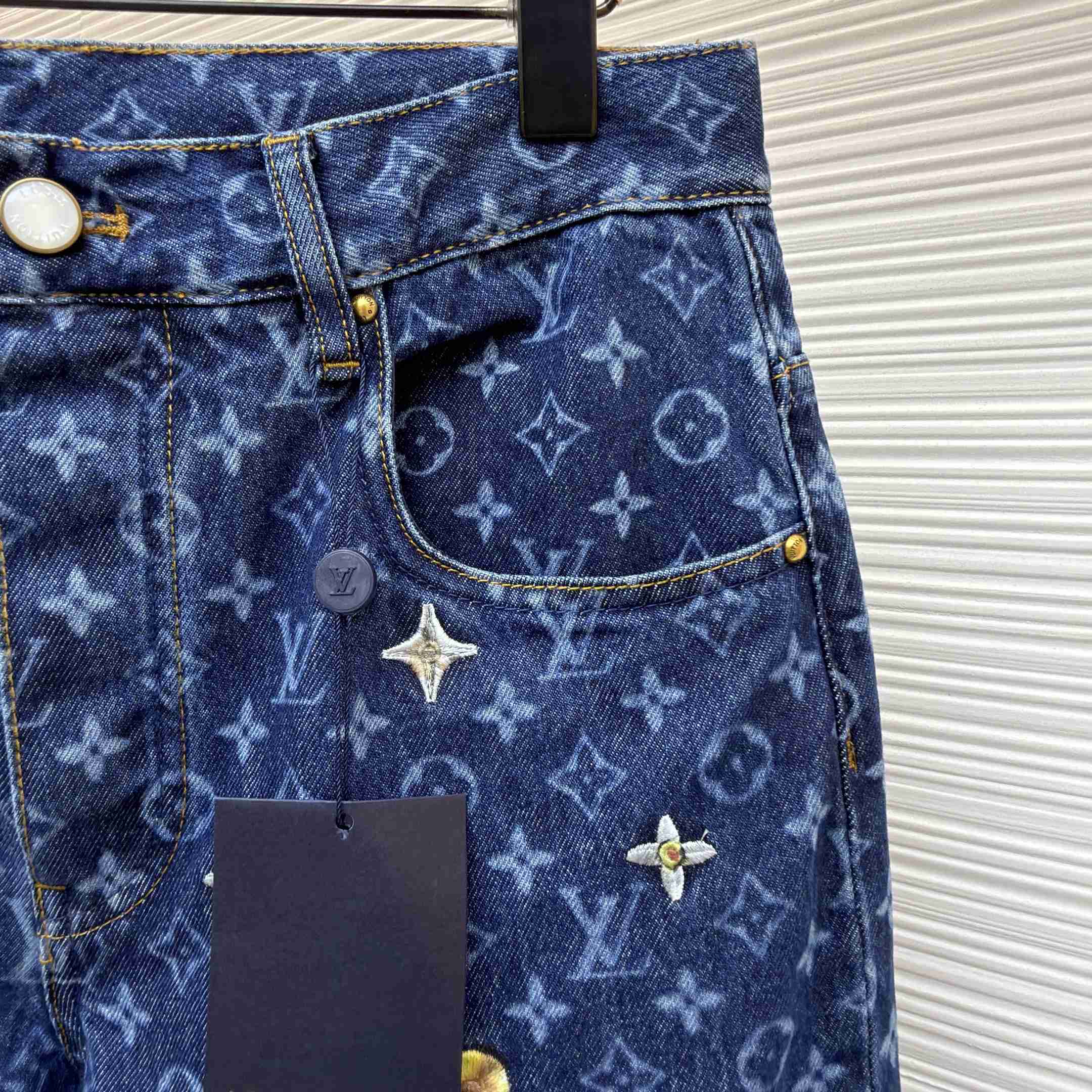 Louis Vuitton Monogram Embroidered Denim Skate Pants 1AJRNB - DesignerGu
