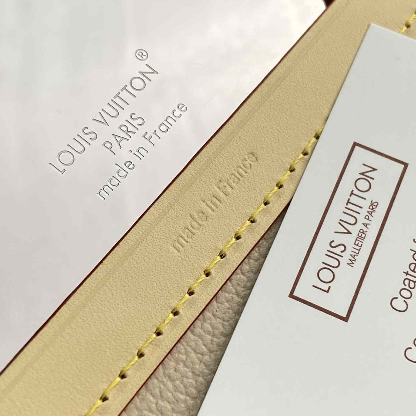 Louis Vuitton Lip And Eye Brush Set N40947 - DesignerGu