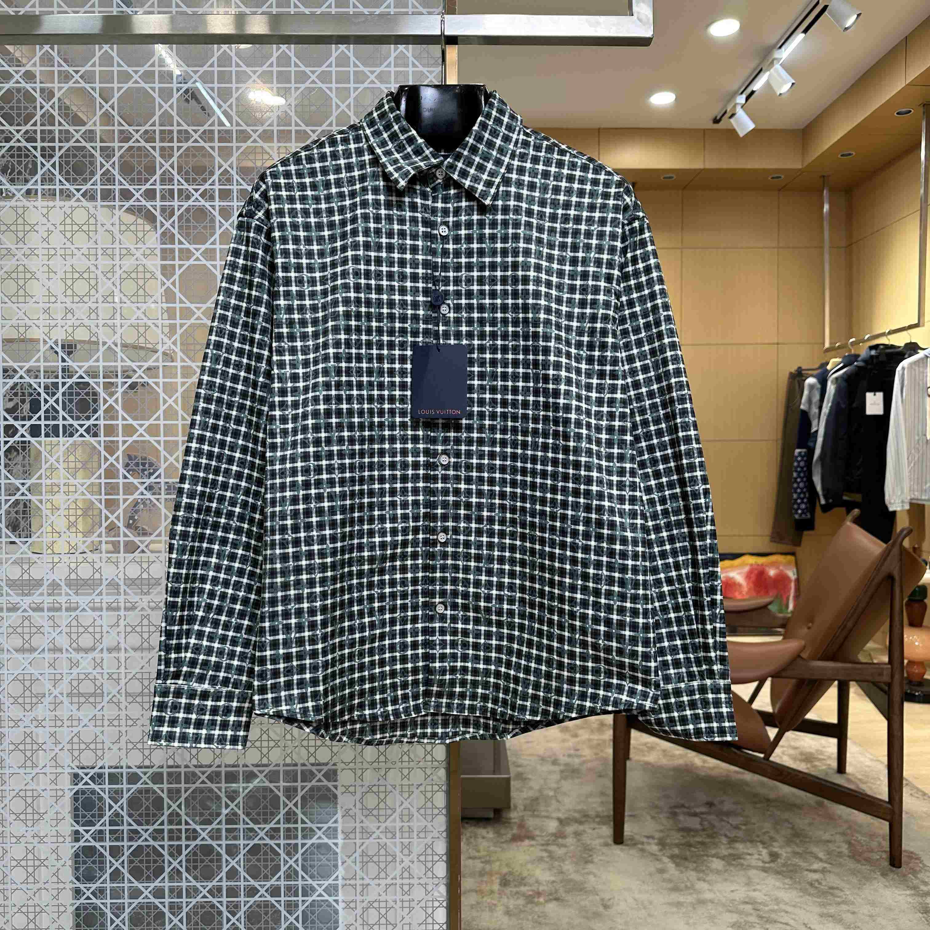 Louis Vuitton Monogram Long-Sleeved Shirt 1AKM1O - DesignerGu