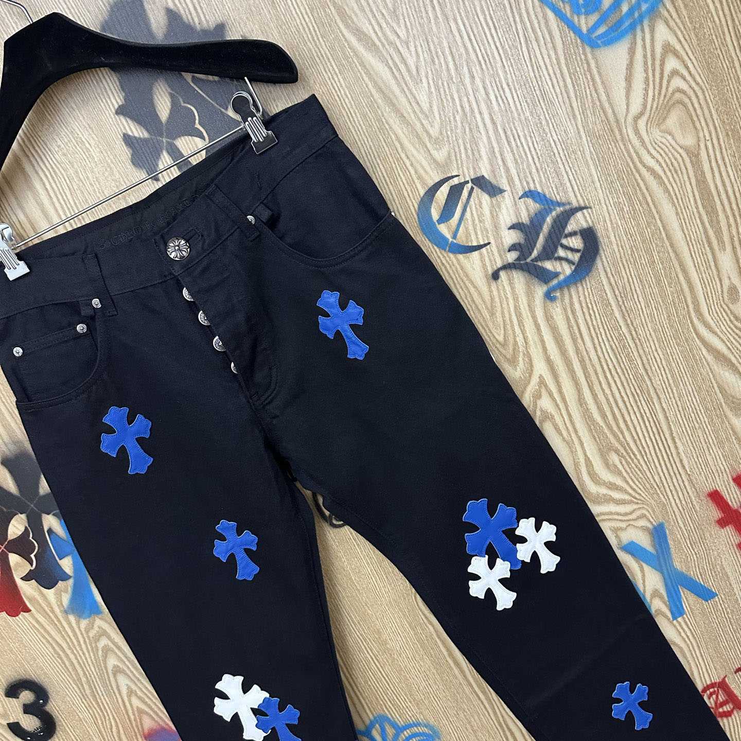 Chrome Hearts  Jeans  - DesignerGu