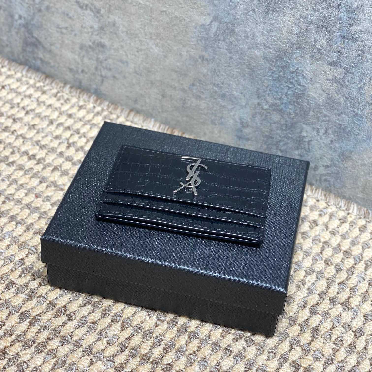 Saint Laurent Cassandre Card Case In Crocodile-Embossed Shiny Leather - DesignerGu