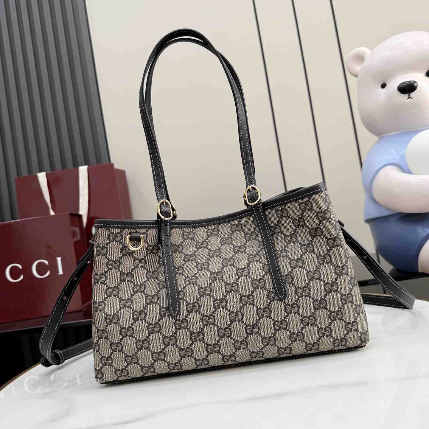 Gucci GG Emblem Medium Tote Bag 815214 - DesignerGu