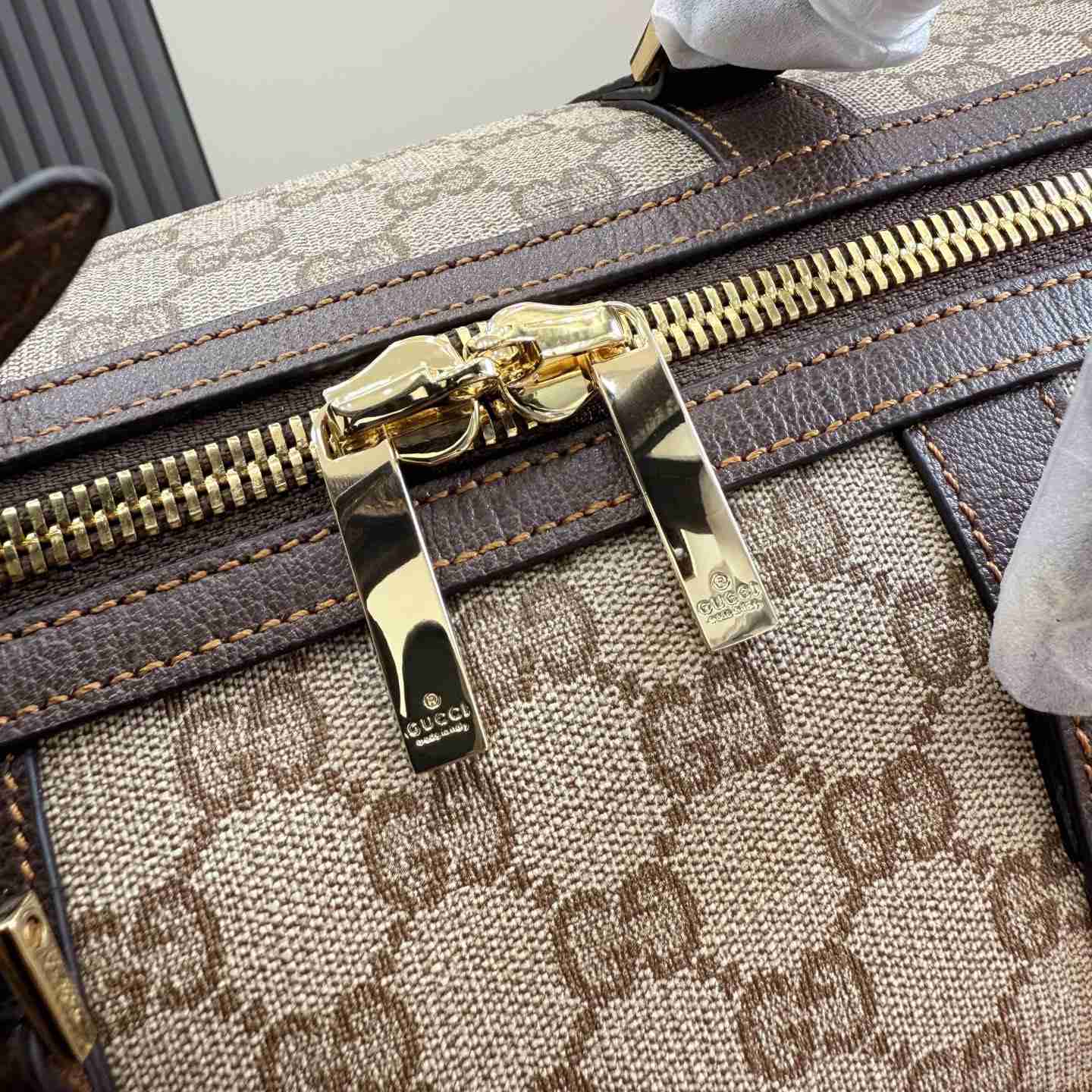Gucci Essence Classic Medium Duffle Bag A006XM - DesignerGu