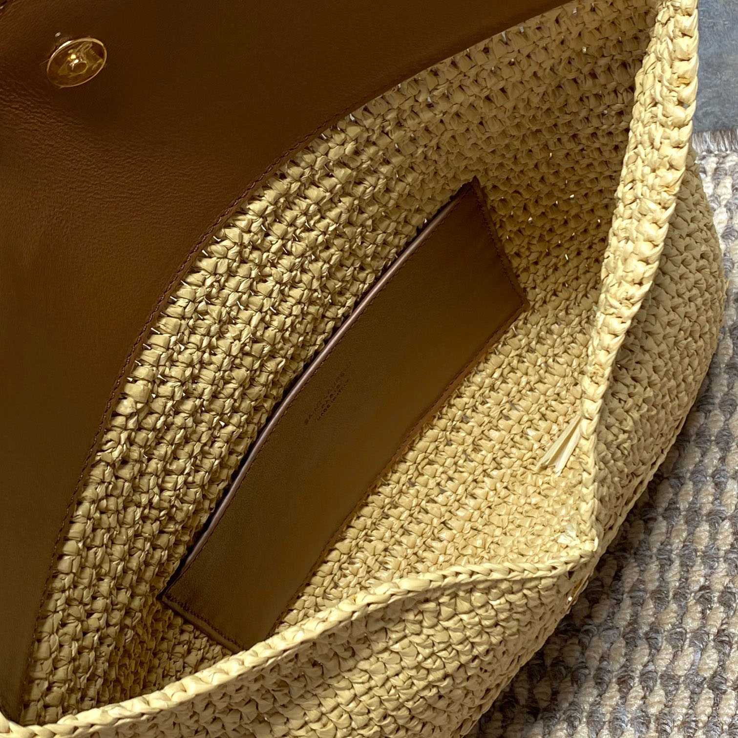Saint Laurent Cassandre Large Envelope Pouch In Raffia - DesignerGu