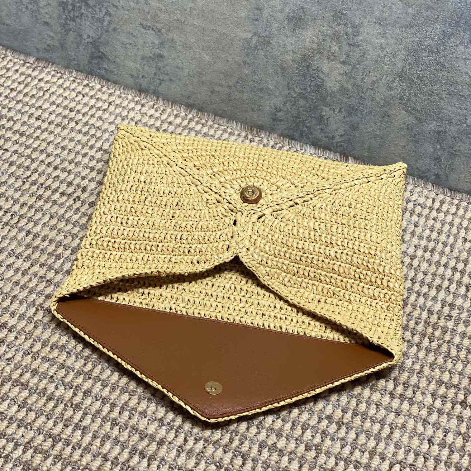 Saint Laurent Cassandre Large Envelope Pouch In Raffia - DesignerGu