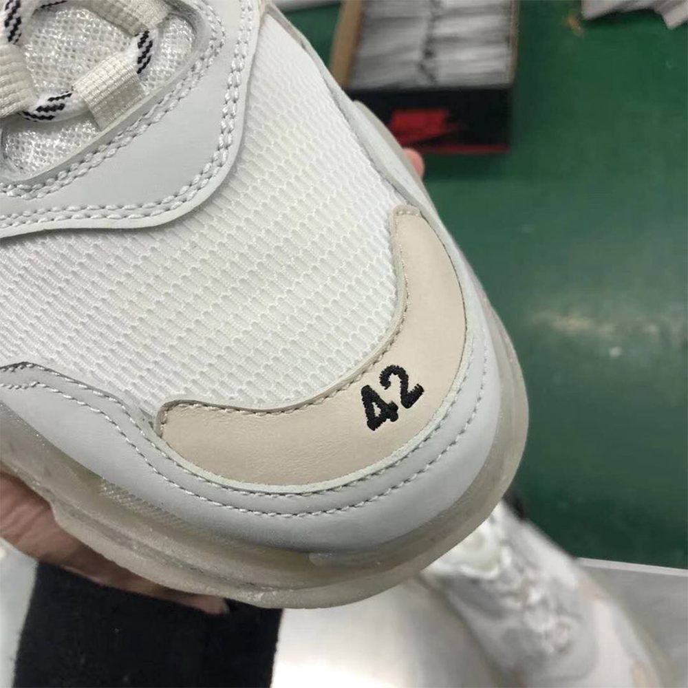 Balenciaga Clear Sole Triple S Low-Top Trainers White - 