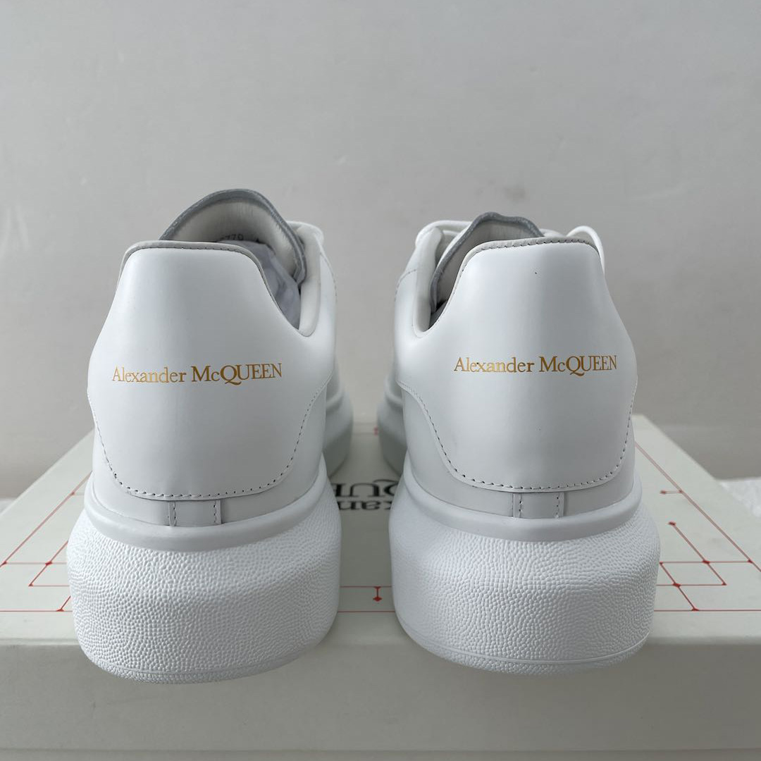 Alexander Mqueen Sneakers In White - 