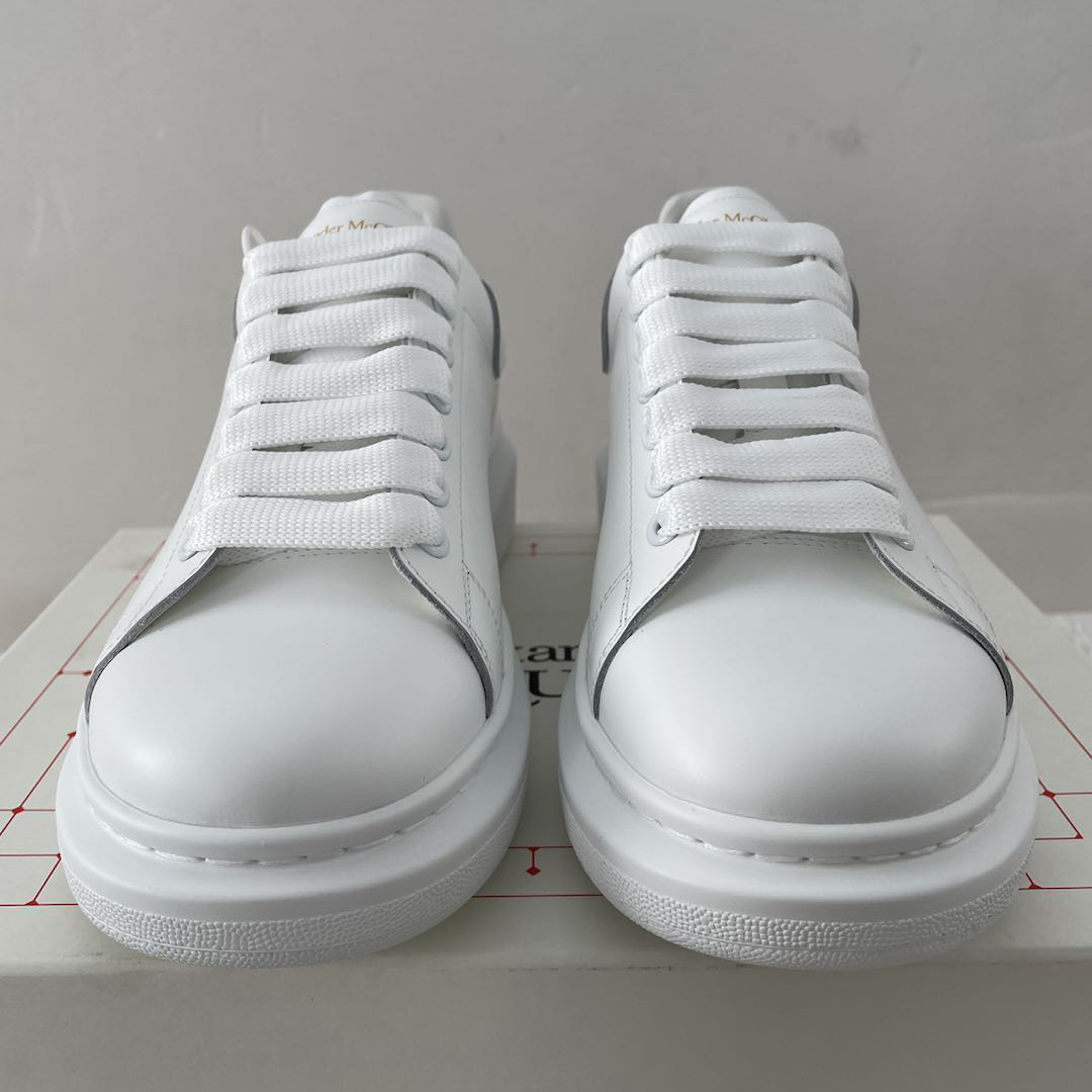 Alexander Mqueen Sneakers In White - 