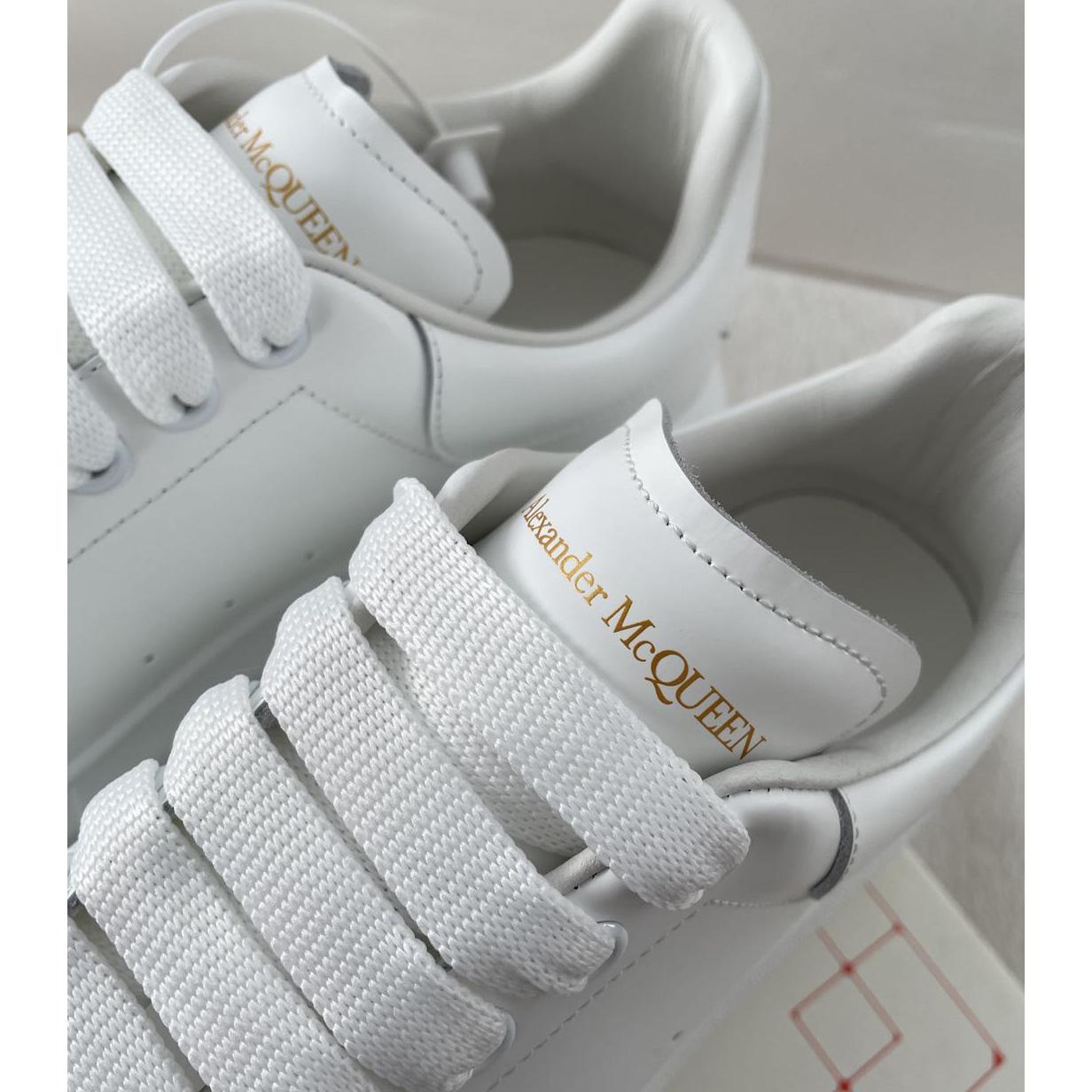 Alexander Mqueen Sneakers In White - 