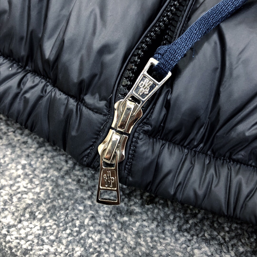 Moncler Black Down Jacket - 