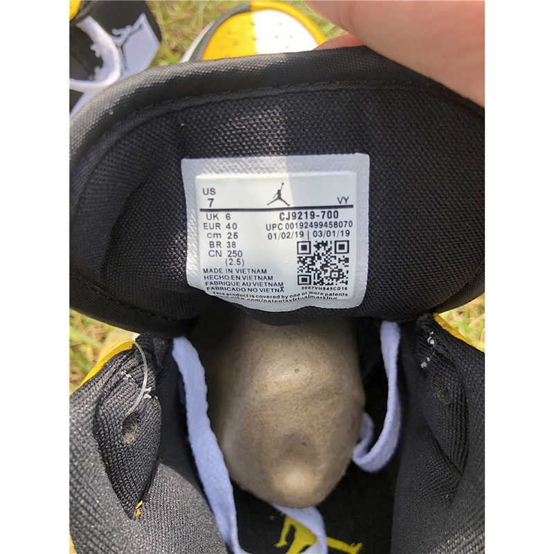 Jordan AJ1 Retro High Black/Yellow/White - 