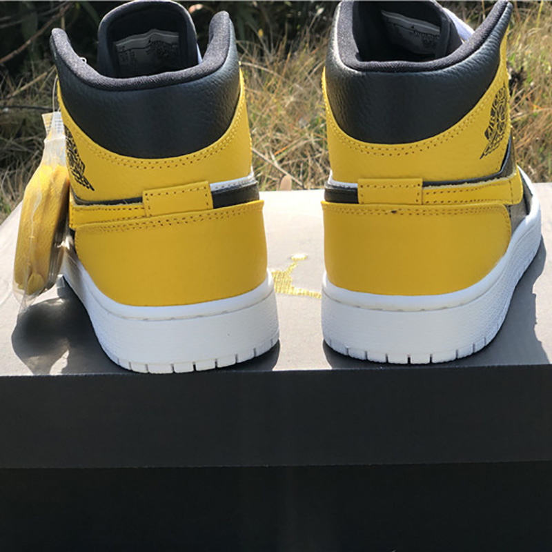 Jordan AJ1 Retro High Black/Yellow/White - 