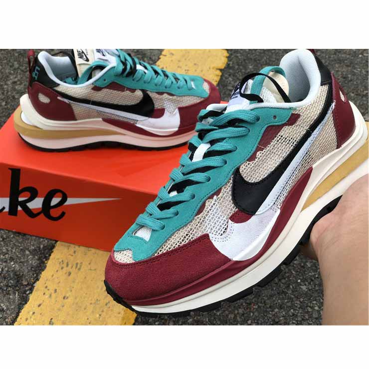 Nike x Sacai Ldv Waffle Sneakers - 