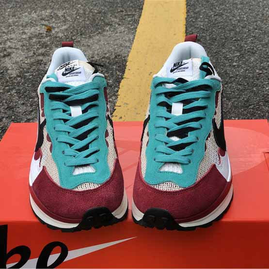 Nike x Sacai Ldv Waffle Sneakers - 