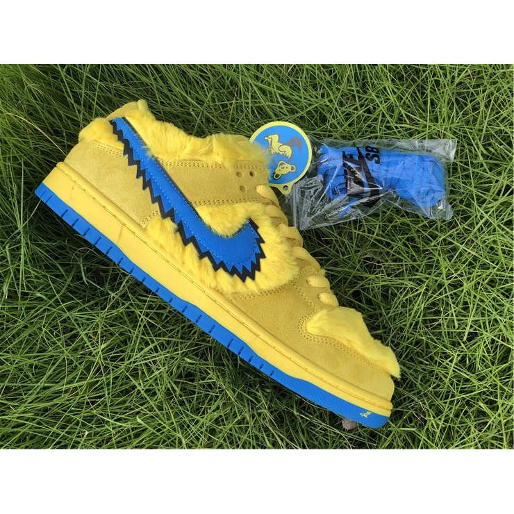 Grateful Dead X Nike SB Dunk Low "Yellow Bear" - 