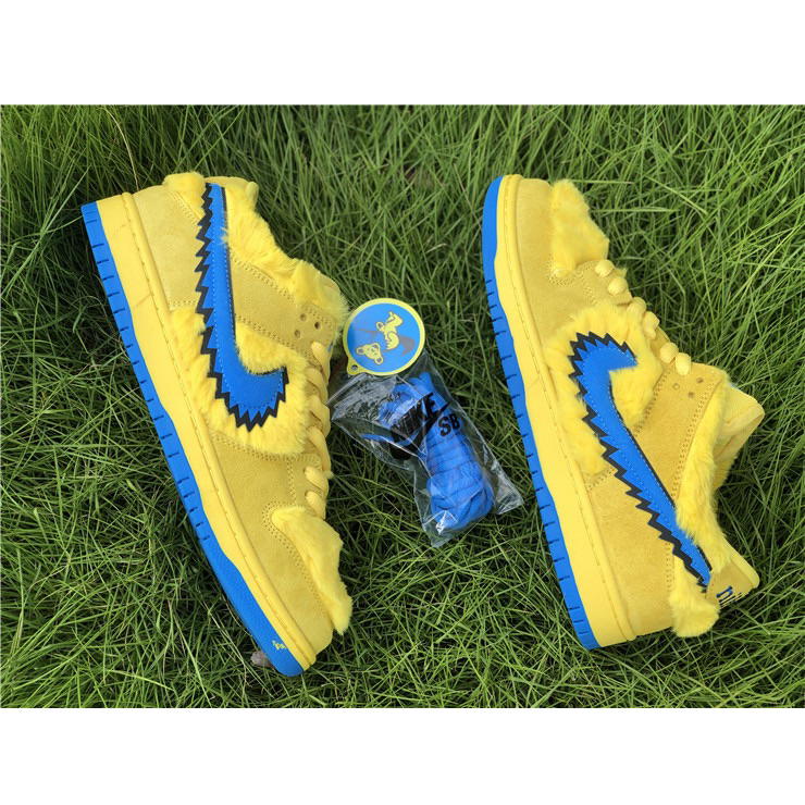 Grateful Dead X Nike SB Dunk Low "Yellow Bear" - 