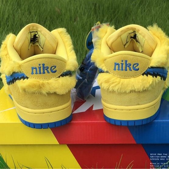 Grateful Dead X Nike SB Dunk Low "Yellow Bear" - 