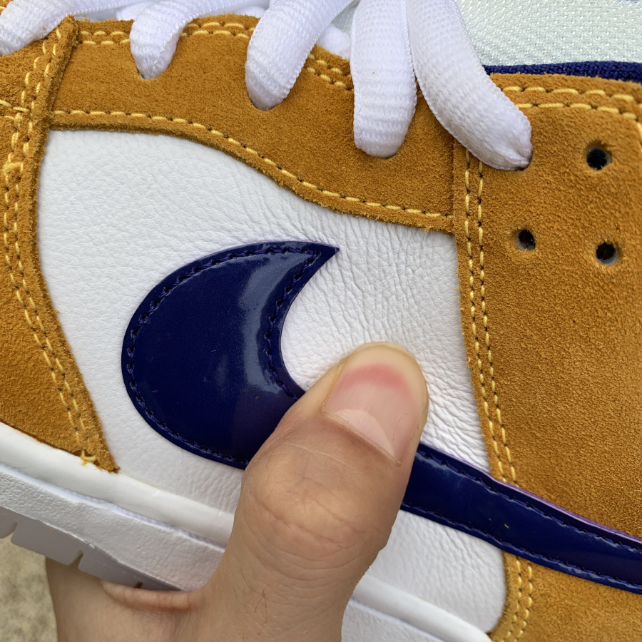 Nike SB Dunk Low Pro "Laser Orange" - 