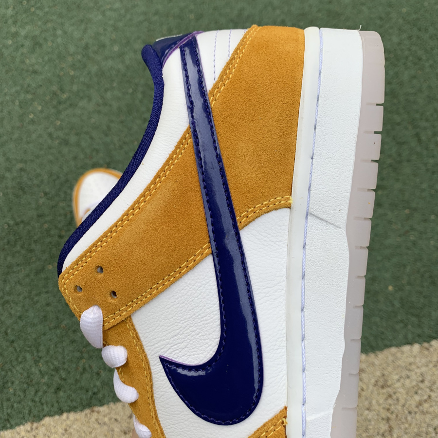 Nike SB Dunk Low Pro "Laser Orange" - 