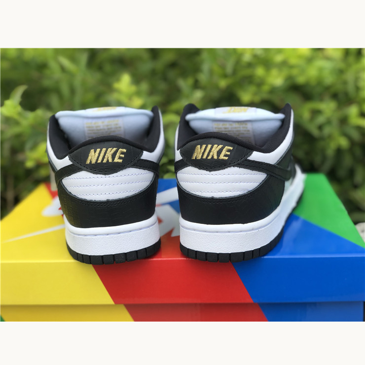 Nike SB Dunk Low "Black Stars" DH3228-102 - 