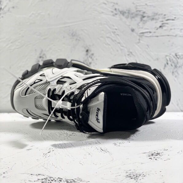 Balenciaga Track.2 Sneakers - 