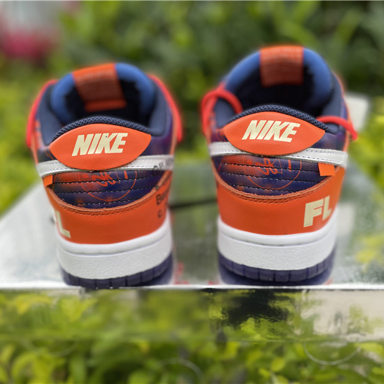 Nike SB Dunk Low Sneakers - 