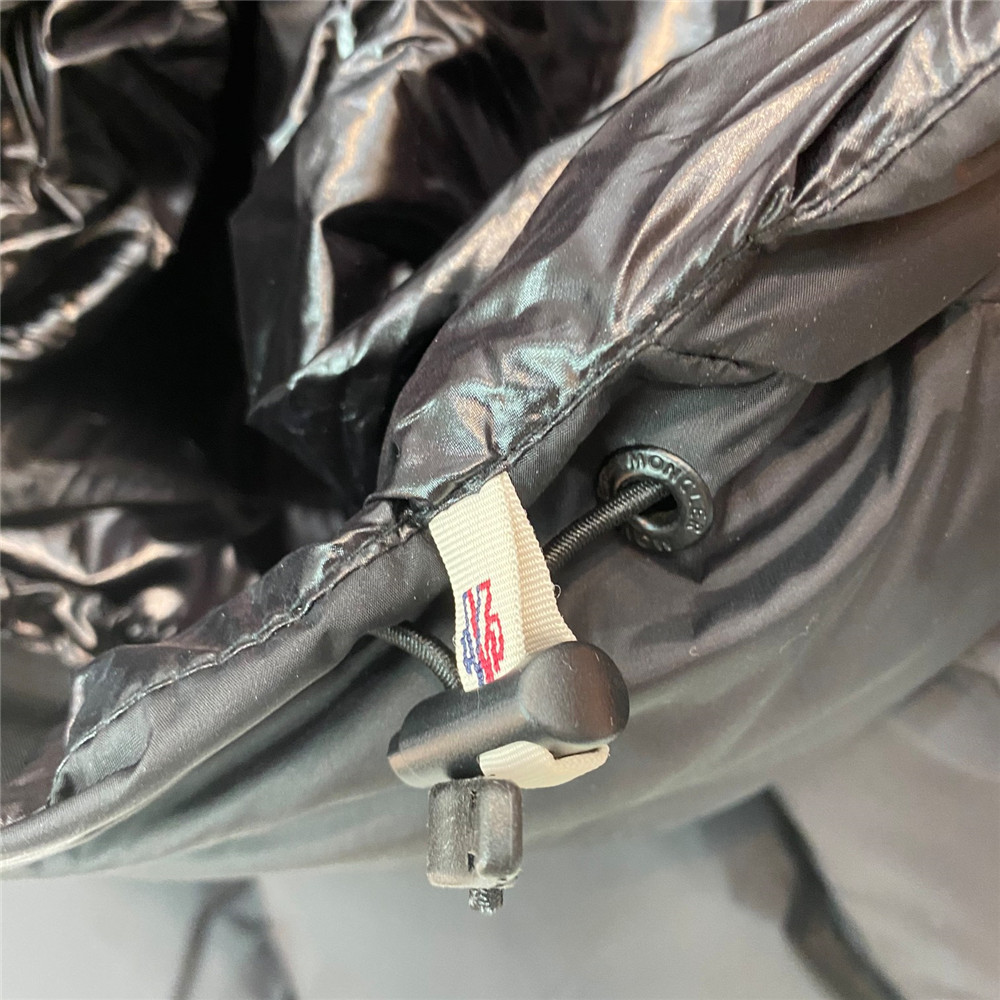 Moncler Grenoble Down Jacket In Black - 