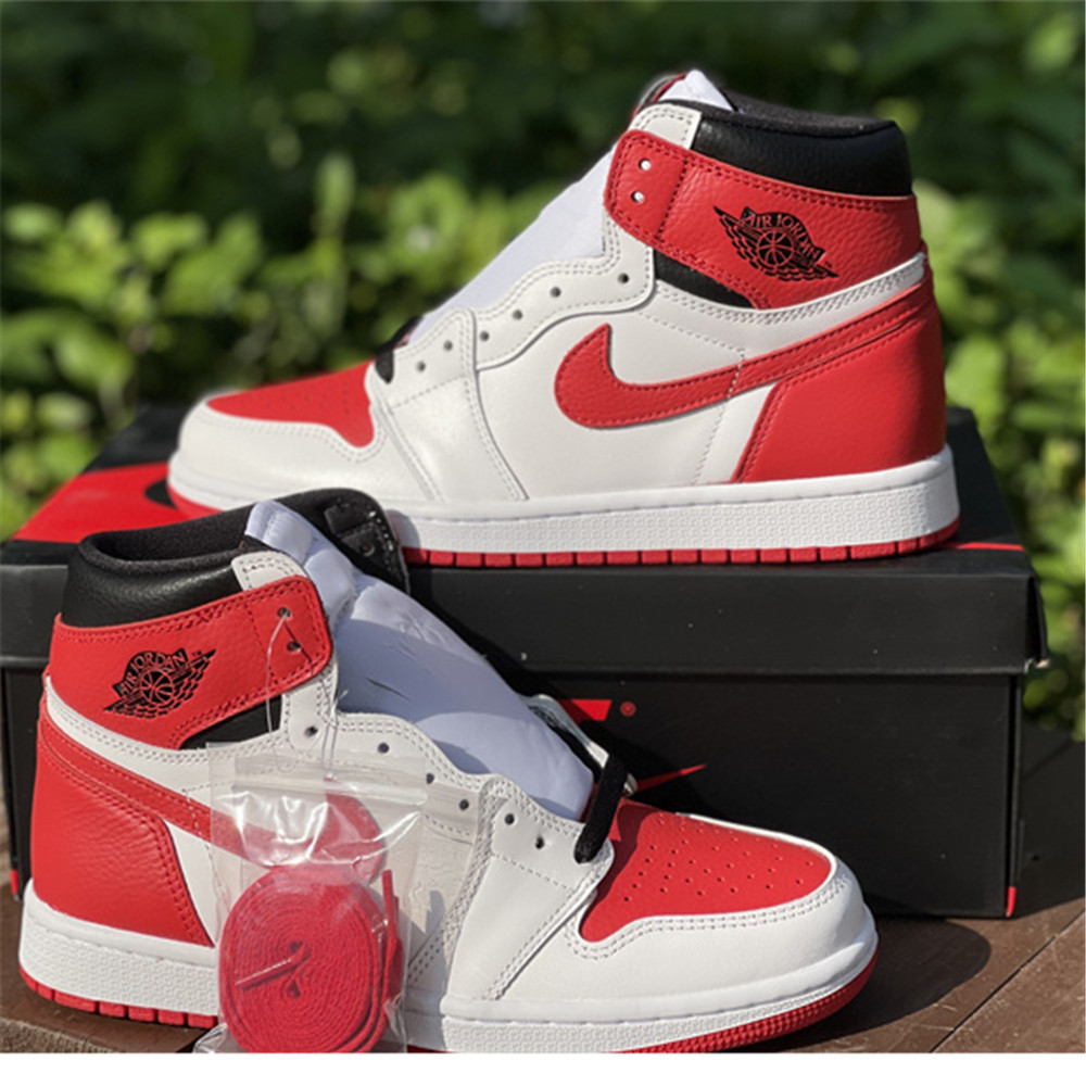 Jordan AJ1 High OG “Heritage” Sneaker
