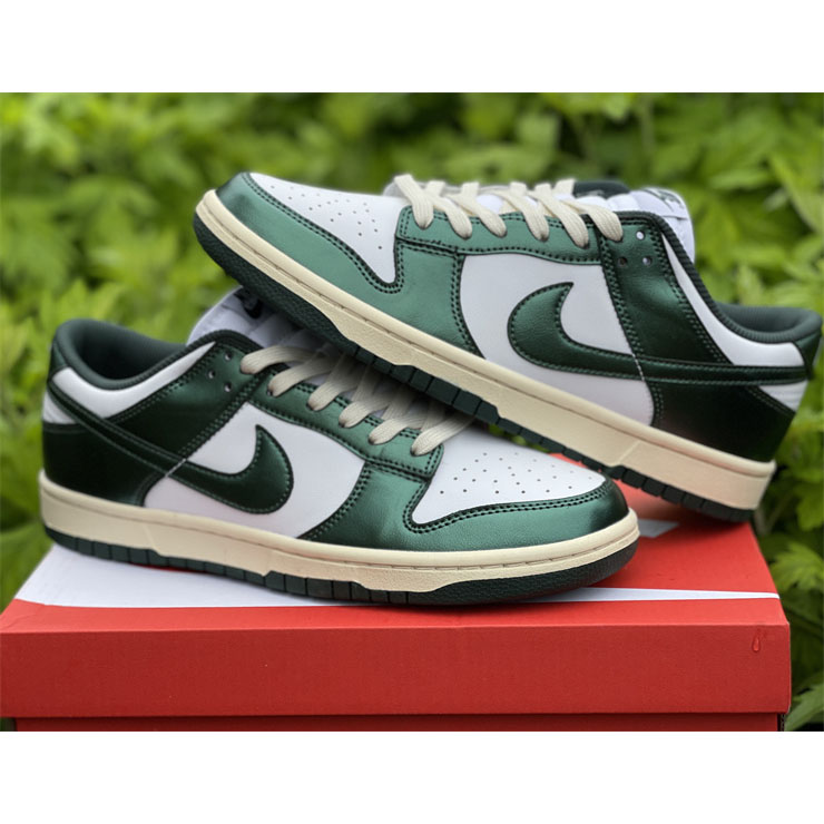 Nike Dunk Low “Vintage Green” Sneaker DQ8580-100 - DesignerGu