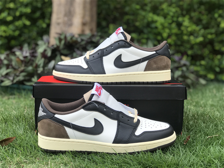Air Jordan 1  Low Sneaker  CQ4277 105 - 