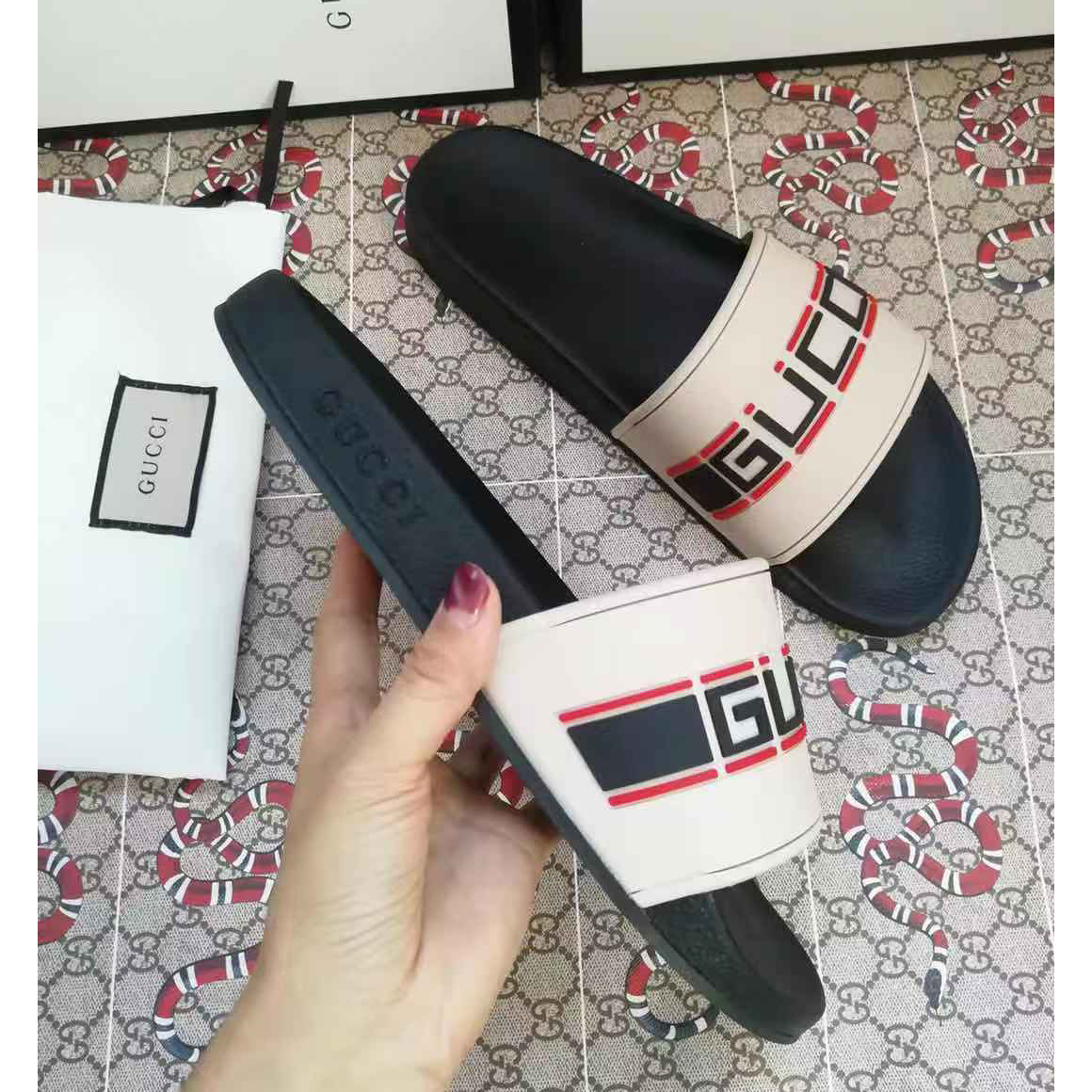Gucci Logo Slide Sandal - 
