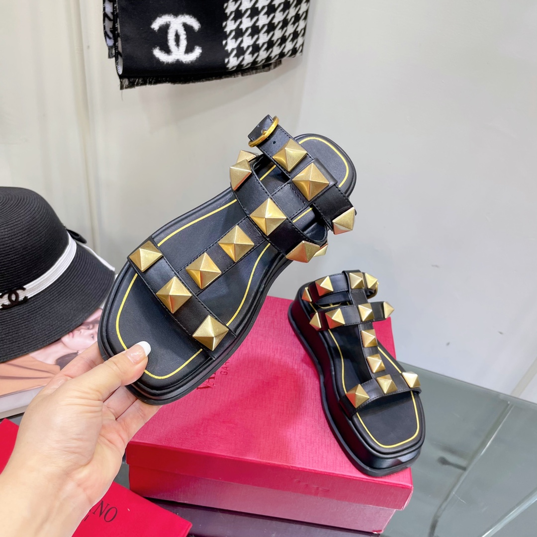Valenti Roman Stud Calfskin Flatform Sandal 40MM - DesignerGu