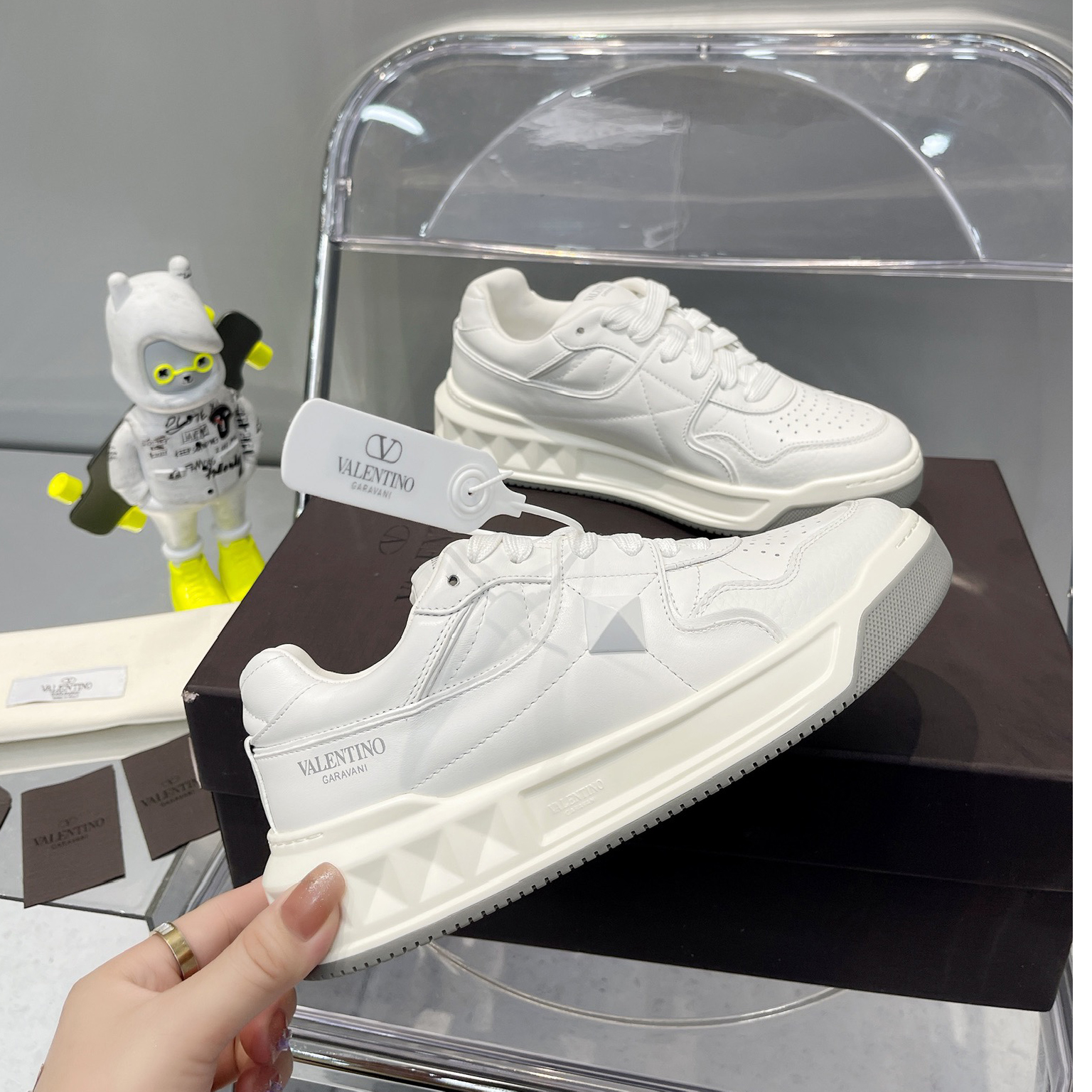 Valenti One Stud Low-Top Calfskin Sneaker - 