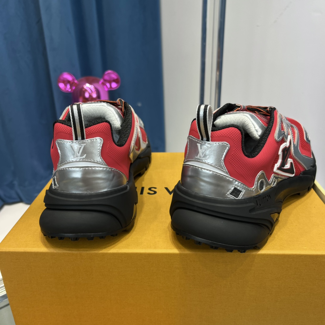 Louis Vuitton  LV Runner Tatic Sneaker     1AA39A - 