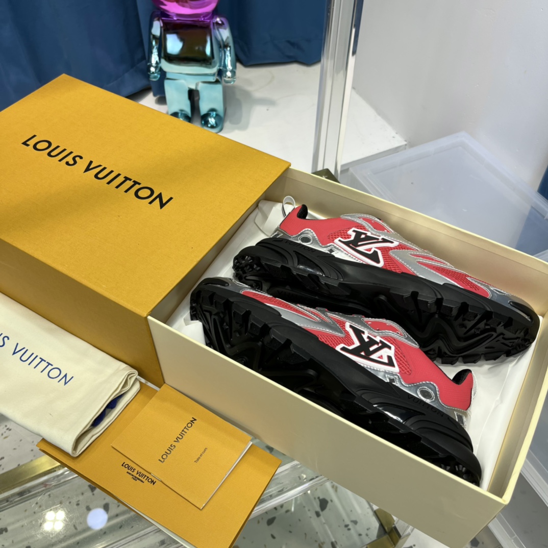 Louis Vuitton  LV Runner Tatic Sneaker     1AA39A - 