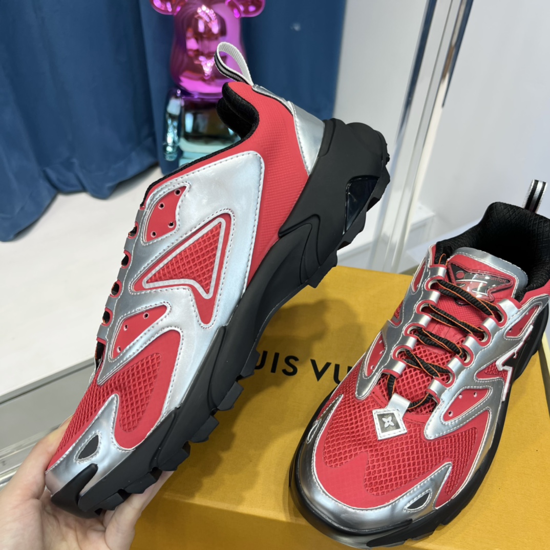 Louis Vuitton  LV Runner Tatic Sneaker     1AA39A - 